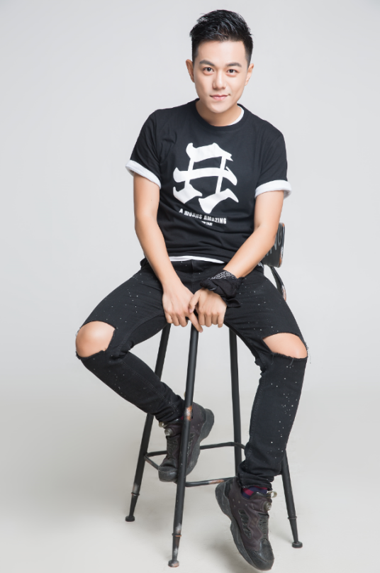李小雷