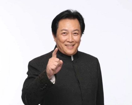 唐国强