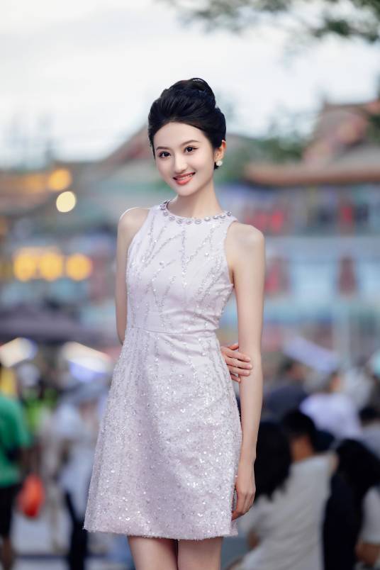 韩明彤