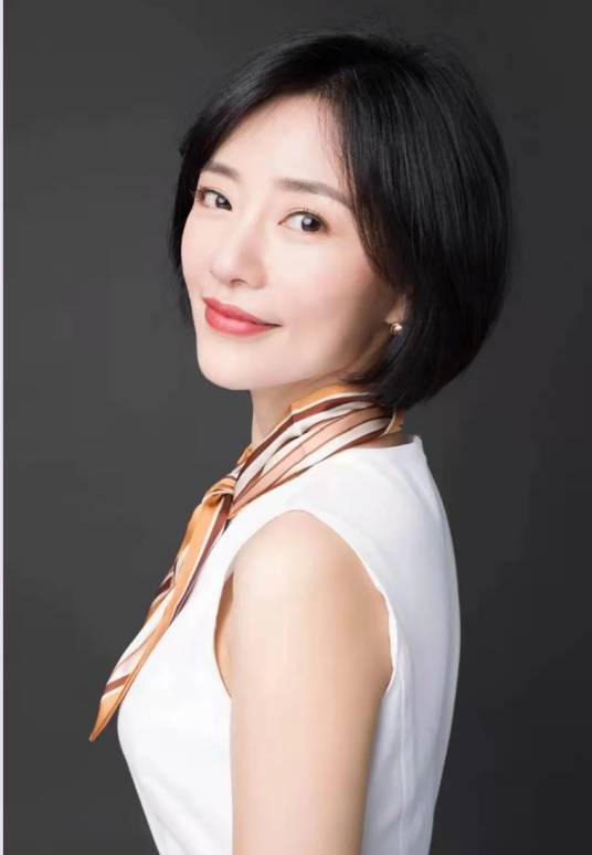 李菁